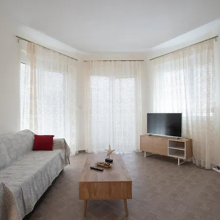 Pigeon House Apartment Plataria Exterior photo